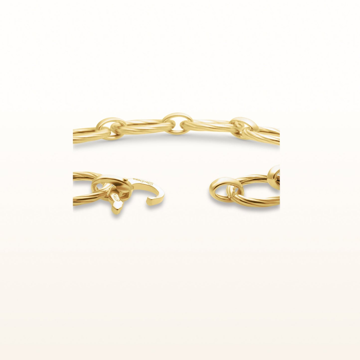 Twisted Oval Link Bracelet in Yellow Gold Plated 925 Sterling Silver