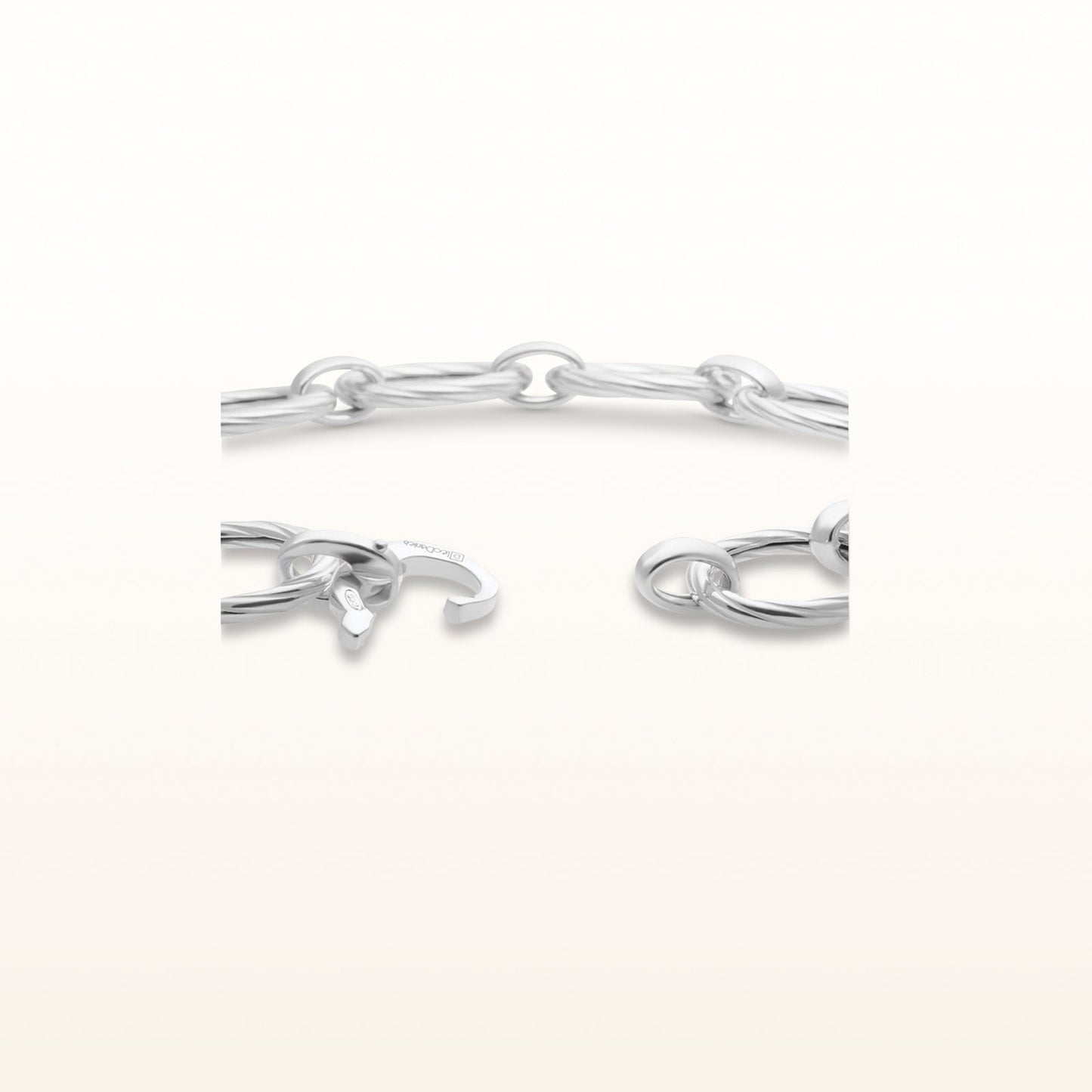 Twisted Oval Link Bracelet in 925 Sterling Silver